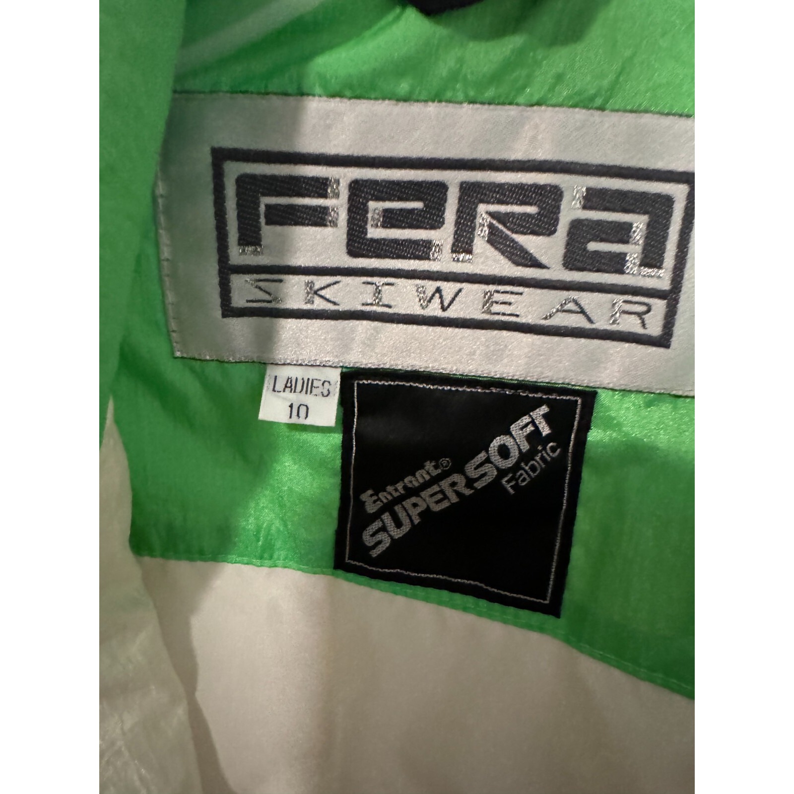 Women's Vintage Fera Supersoft Ski Jacket Cream With Green Accents Size 10 — image 3 of 7